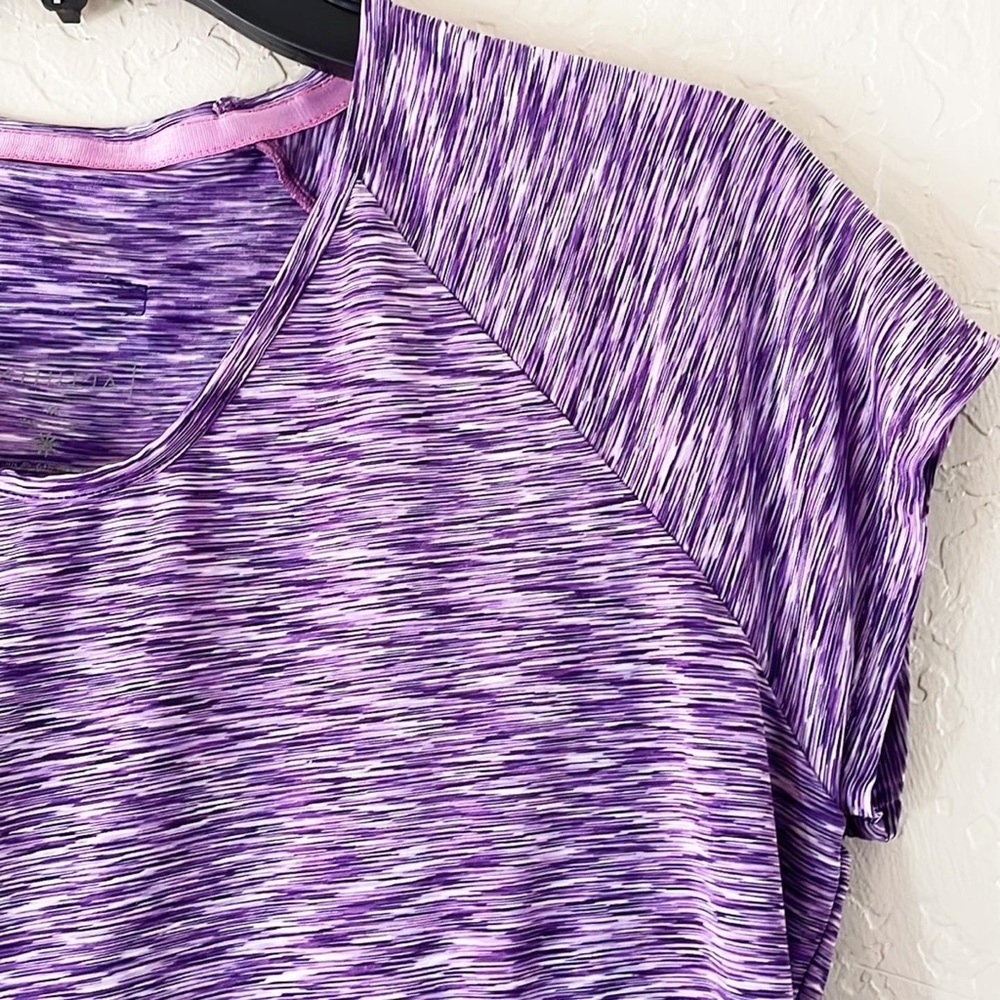 🌿Final Sale Athleta V Neck Athletic Shirt - Picture 6 of 9